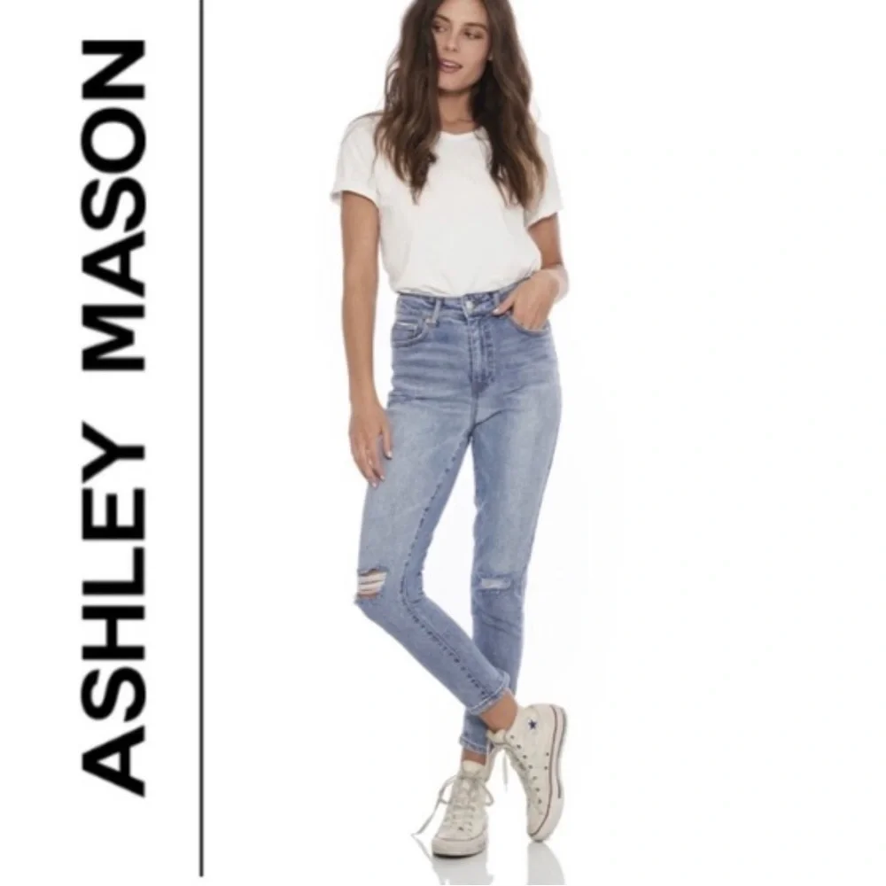 𝅺NWT Ashley Mason Super High Rise Mom Jeans | Size 11 - Picture 2 of 15